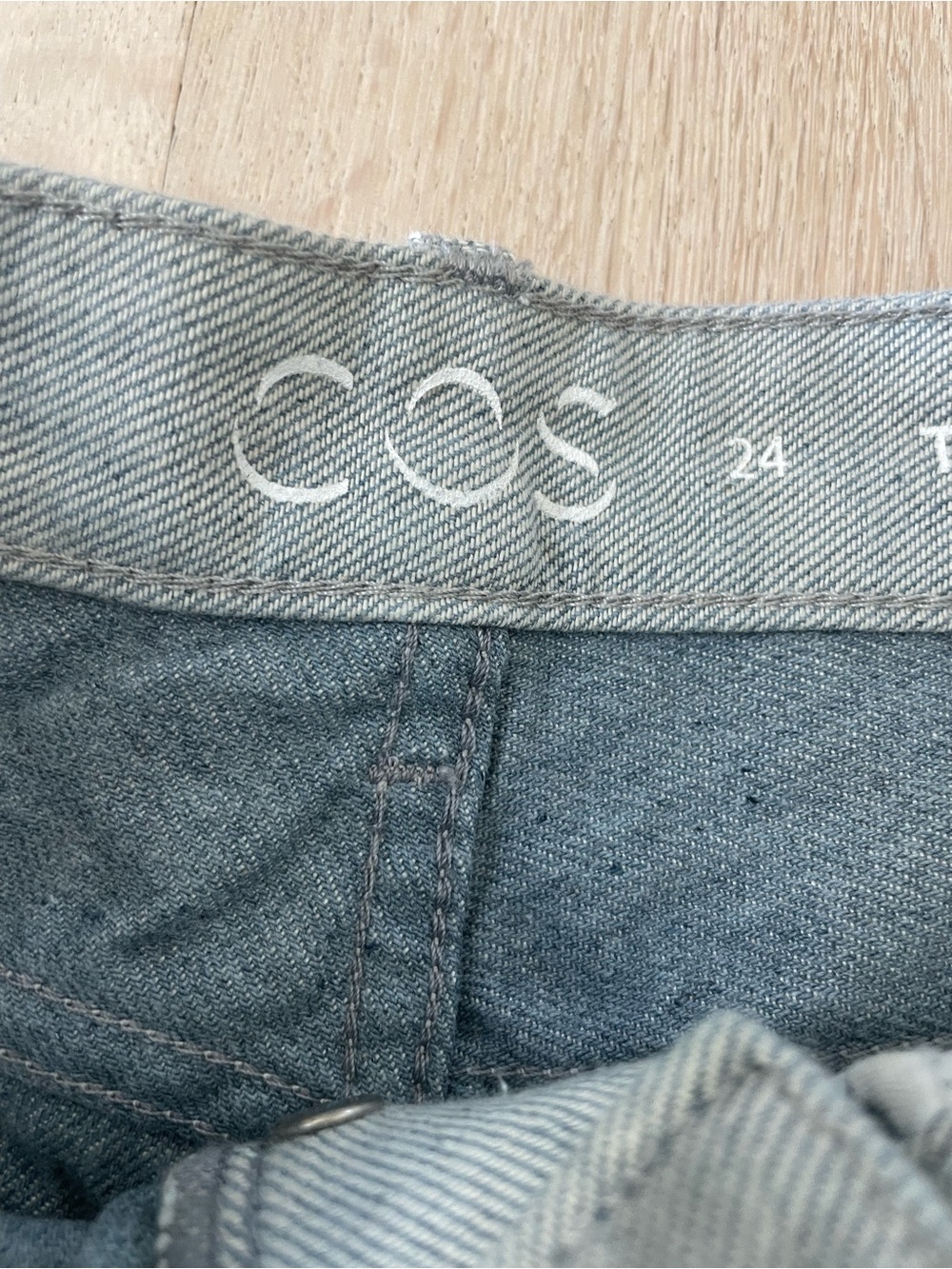 COS Arch Tapered Leg Jean in Blue Speckled Size 24 - Picture 3 of 9